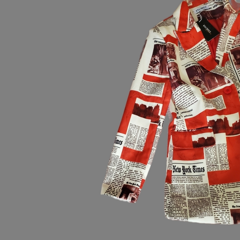Chic Red and White Newspaper Print Blazer - Picture 6 of 10